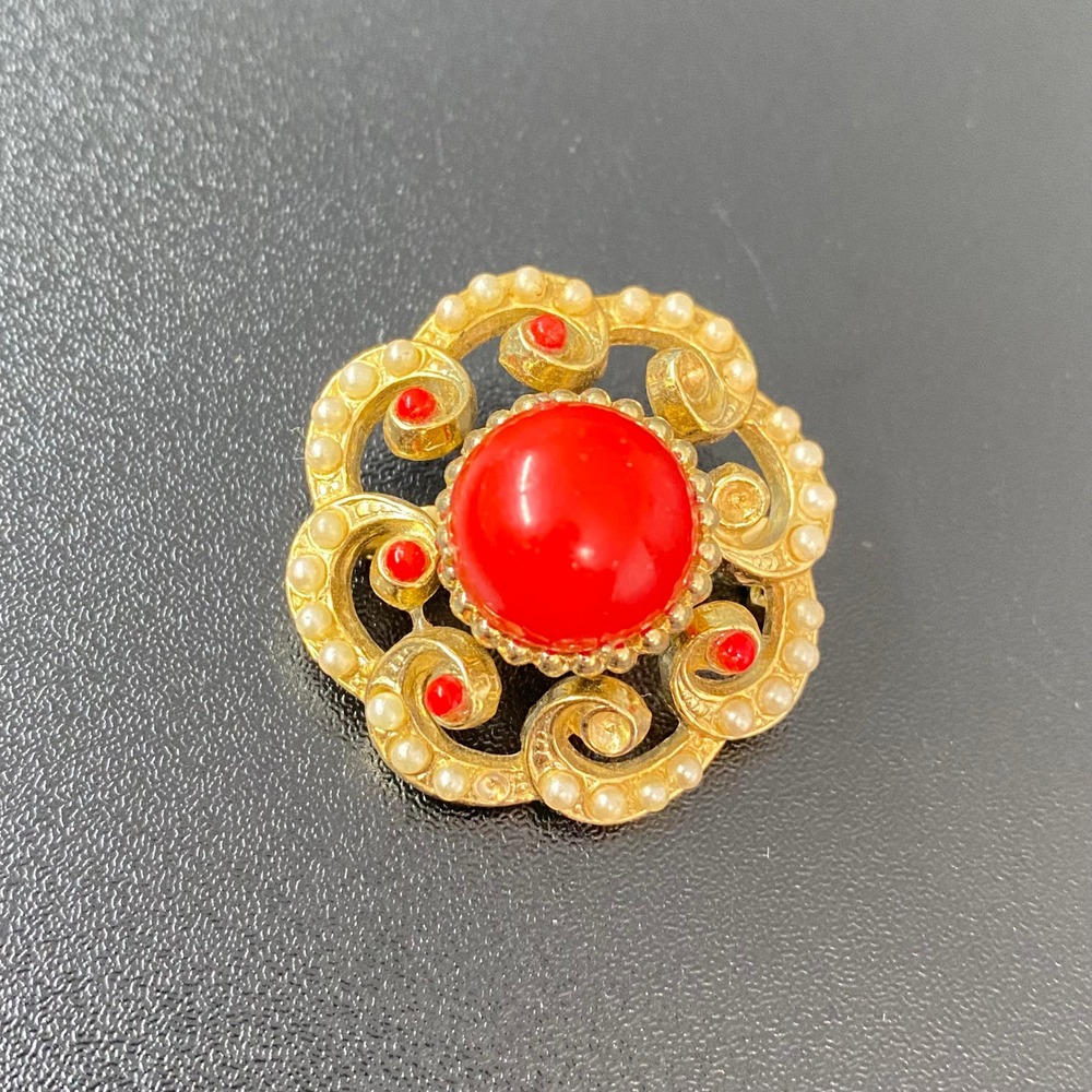 Coro Women Brooch OS Gold Red Faux Pearl Vintage Scroll Cabochon Pin‎ *FLAWS